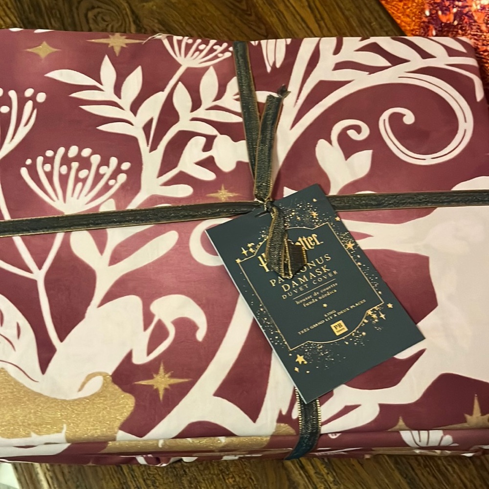 NEW Pottery Barn Harry Potter Patronus King Duvet Cover Burgundy (Last One)